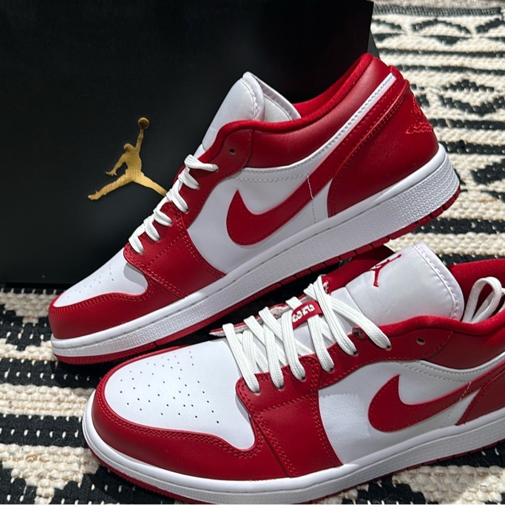 Nib new Jordan Mens Air 1 Low Gym Red